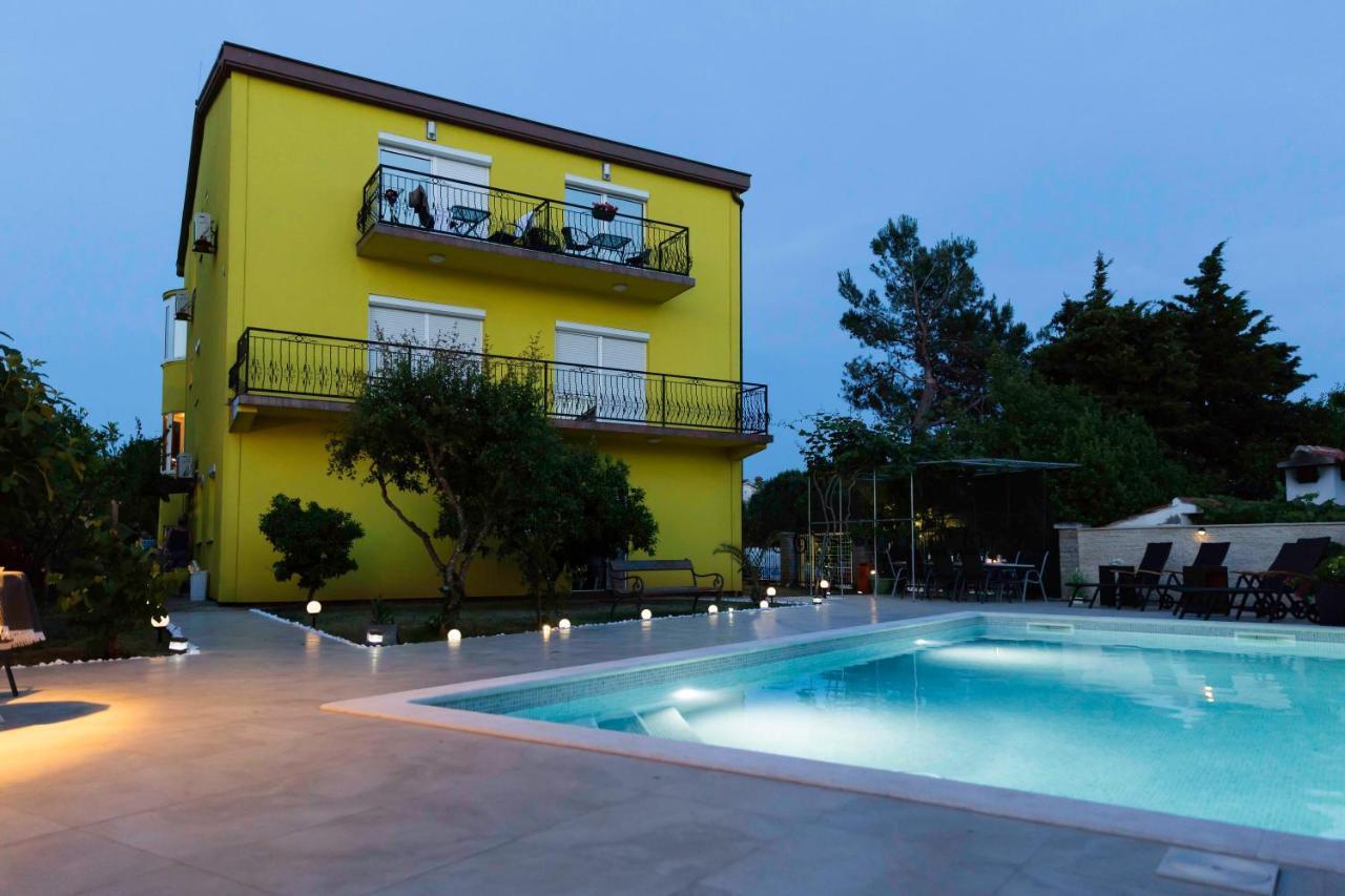 Apartment Mery Pula Luaran gambar