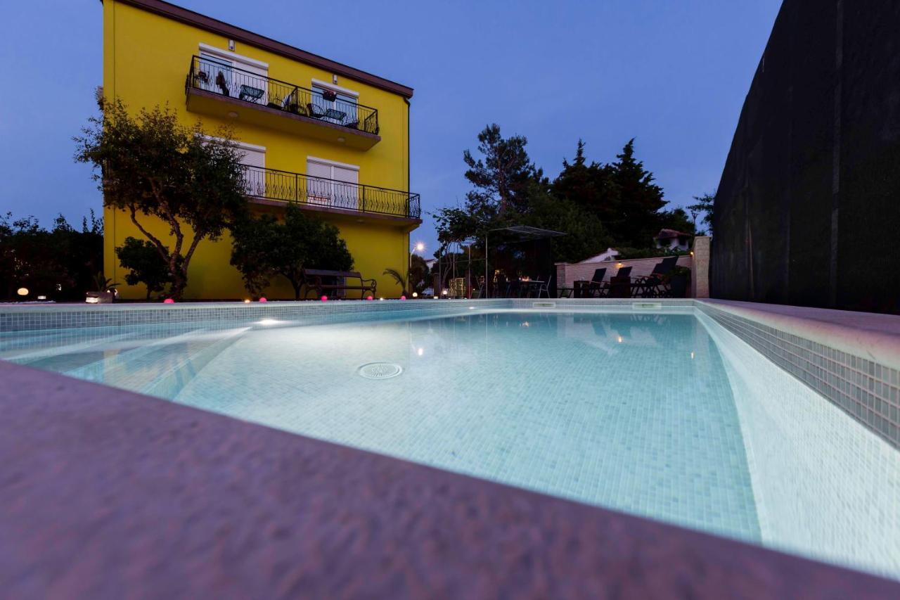Apartment Mery Pula Luaran gambar