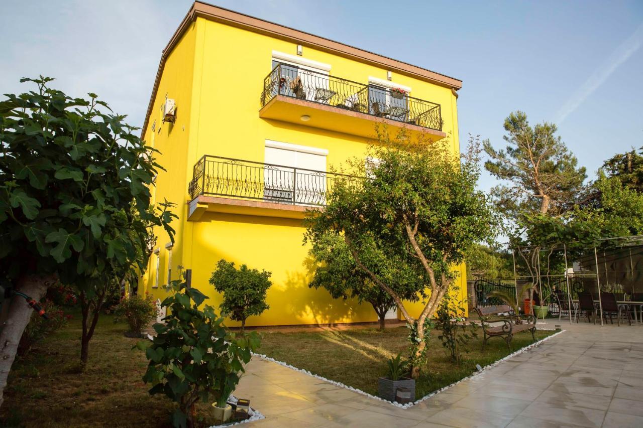 Apartment Mery Pula Luaran gambar