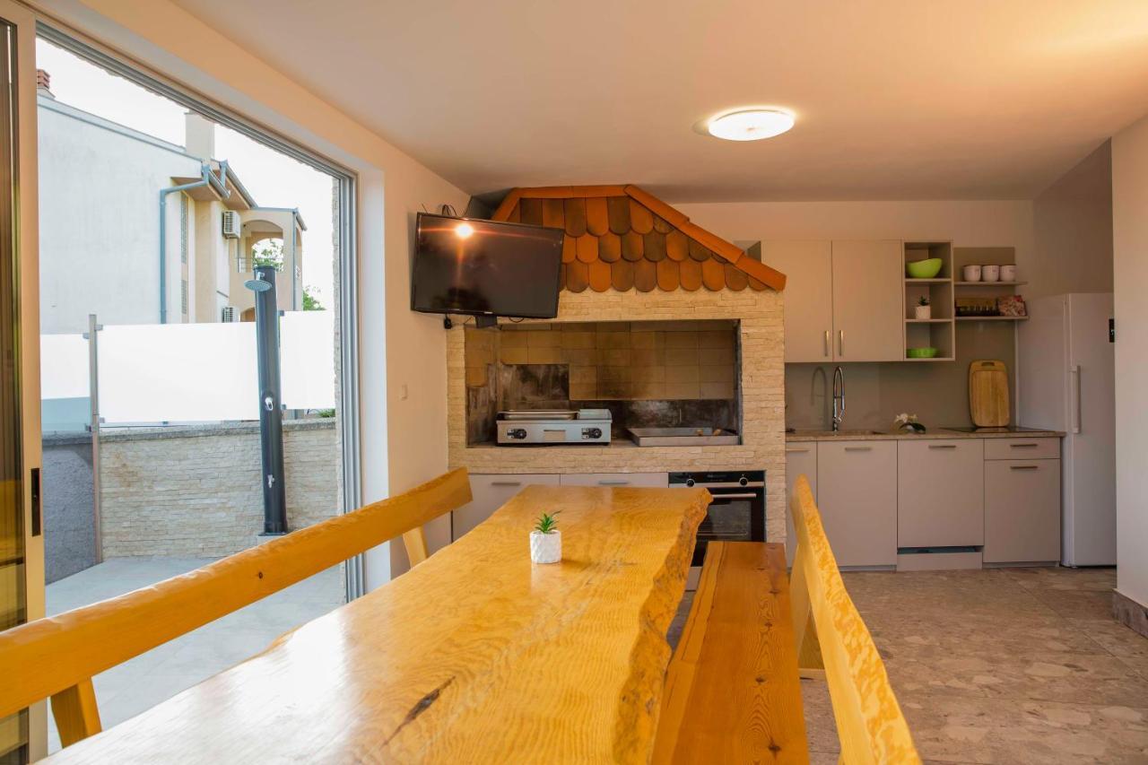 Apartment Mery Pula Luaran gambar