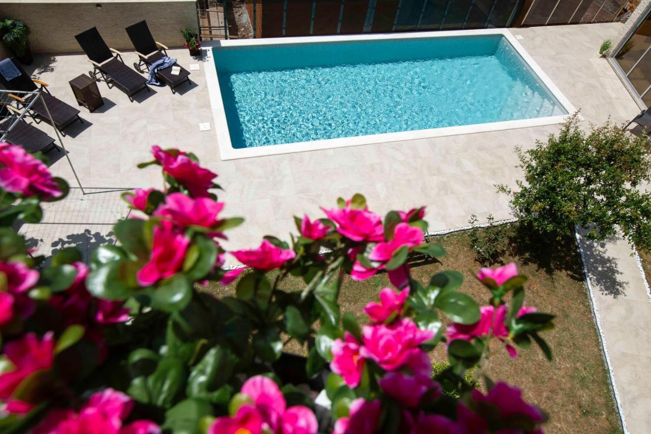 Apartment Mery Pula Luaran gambar