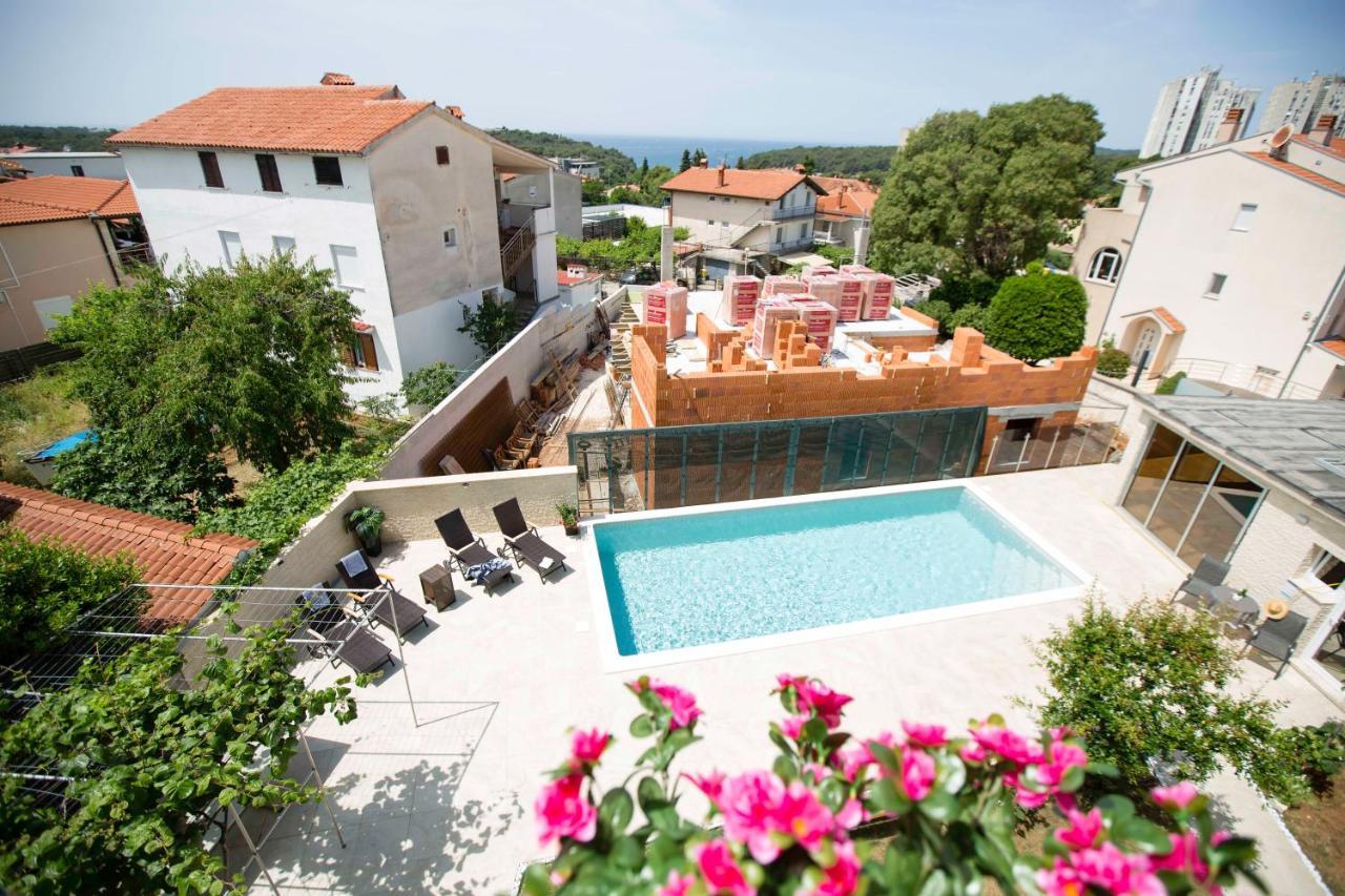 Apartment Mery Pula Luaran gambar