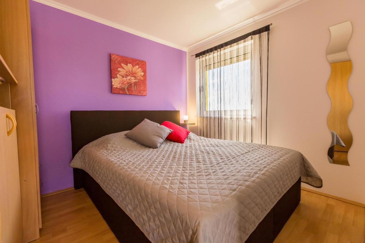 Apartment Mery Pula Luaran gambar