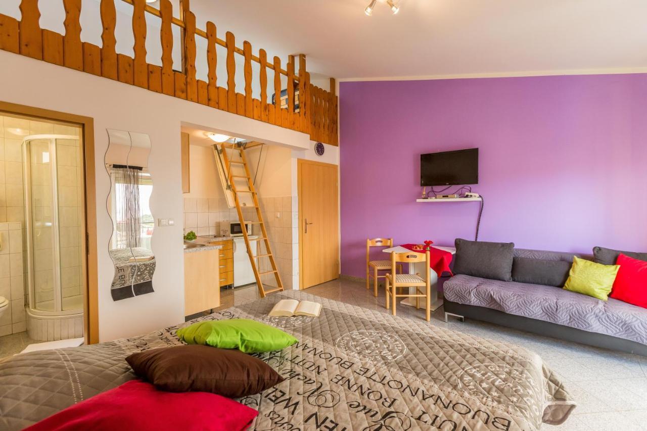 Apartment Mery Pula Luaran gambar